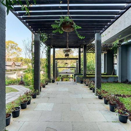 The Mountain Courtyard Thekkady Exterior foto