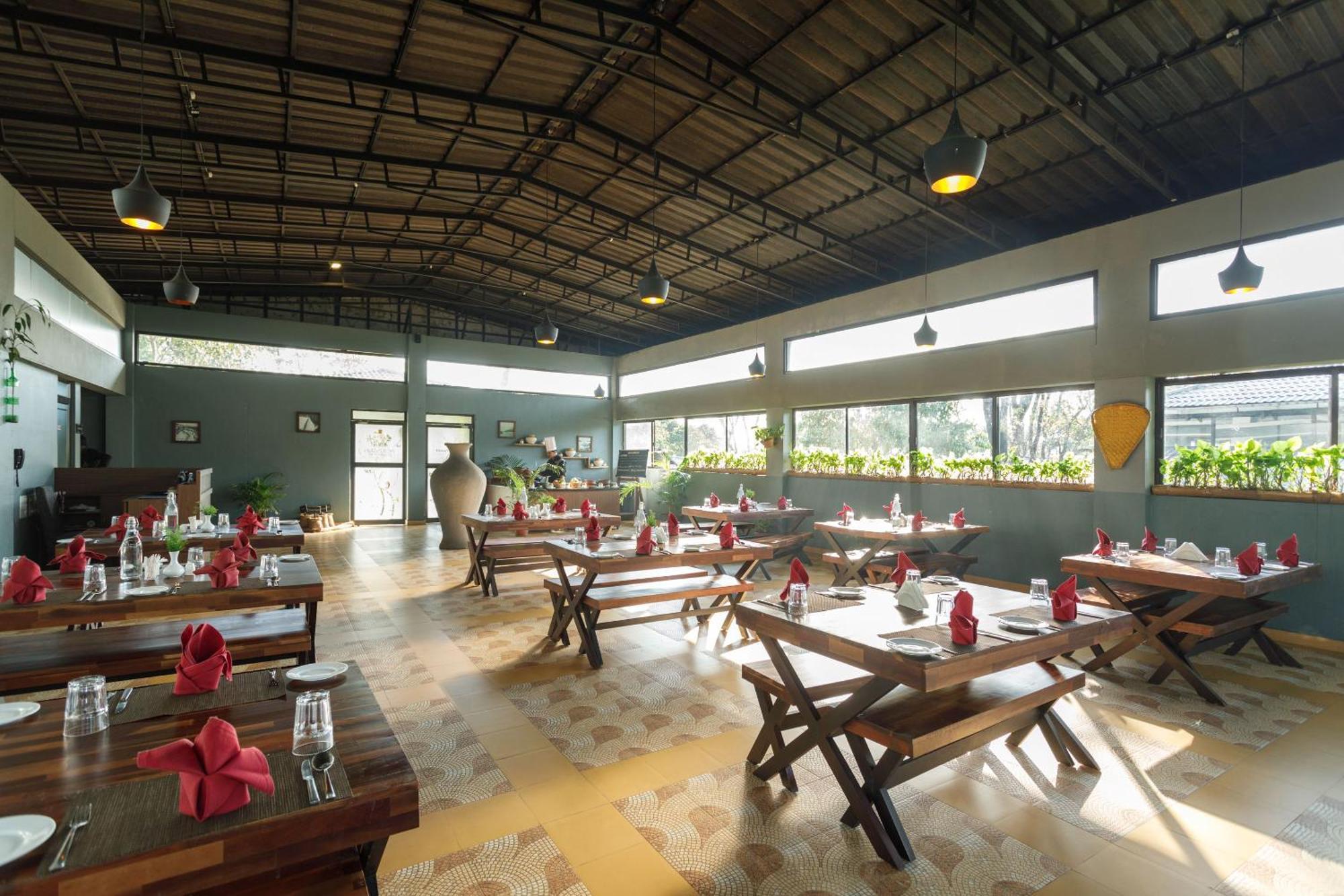 The Mountain Courtyard Thekkady Exterior foto