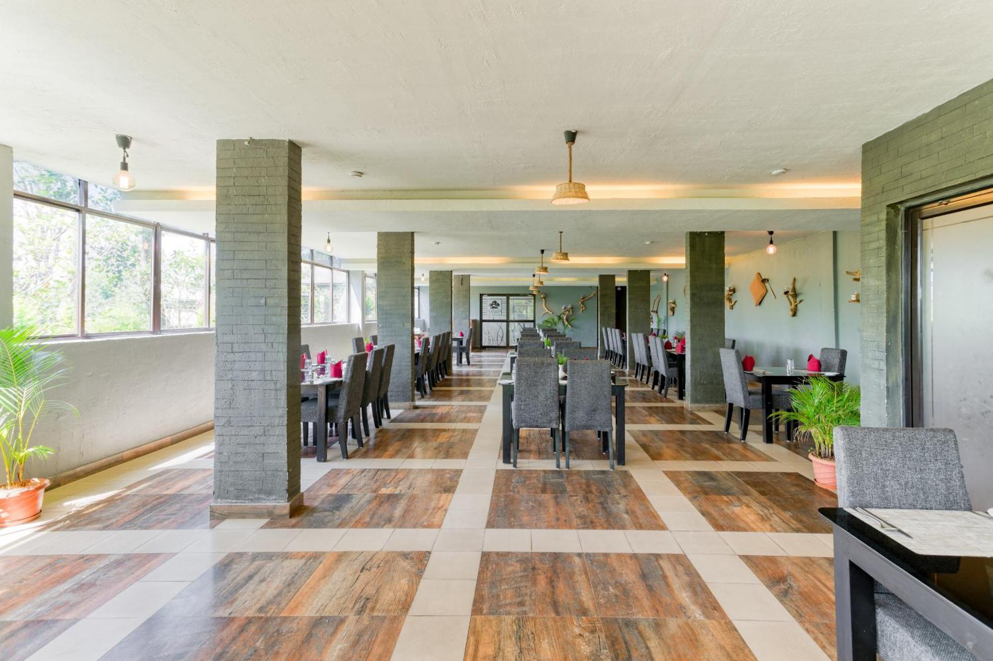 The Mountain Courtyard Thekkady Exterior foto