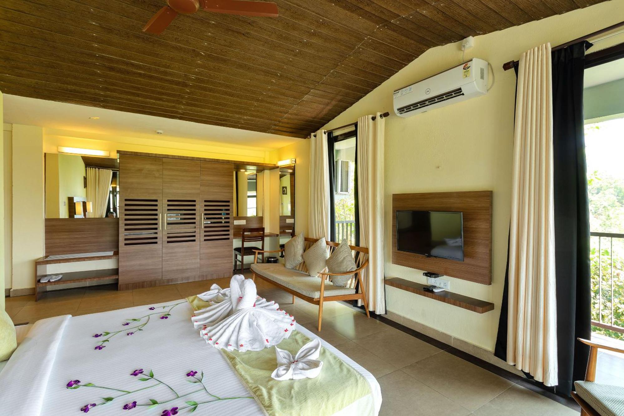 The Mountain Courtyard Thekkady Exterior foto