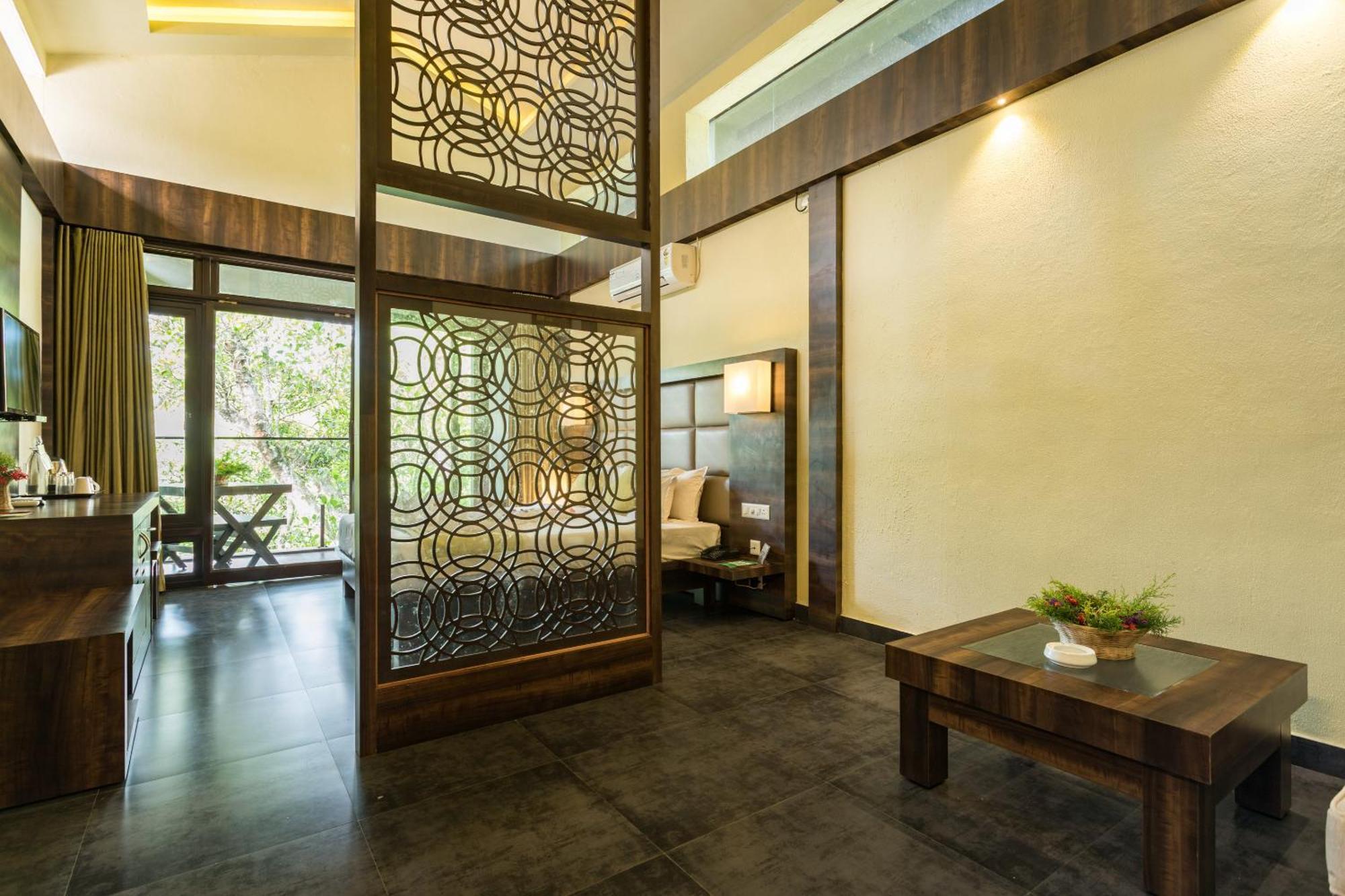 The Mountain Courtyard Thekkady Exterior foto
