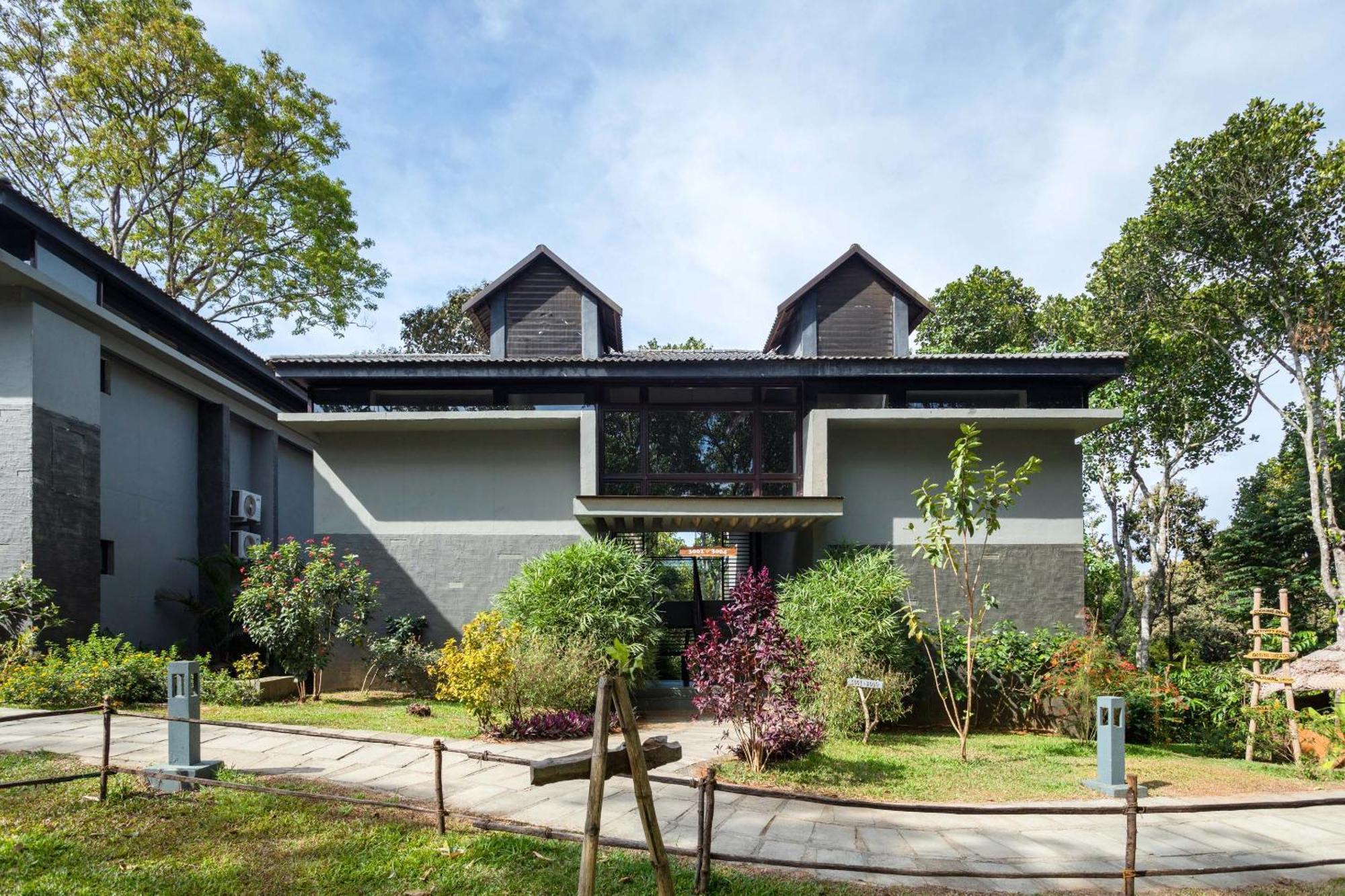 The Mountain Courtyard Thekkady Exterior foto