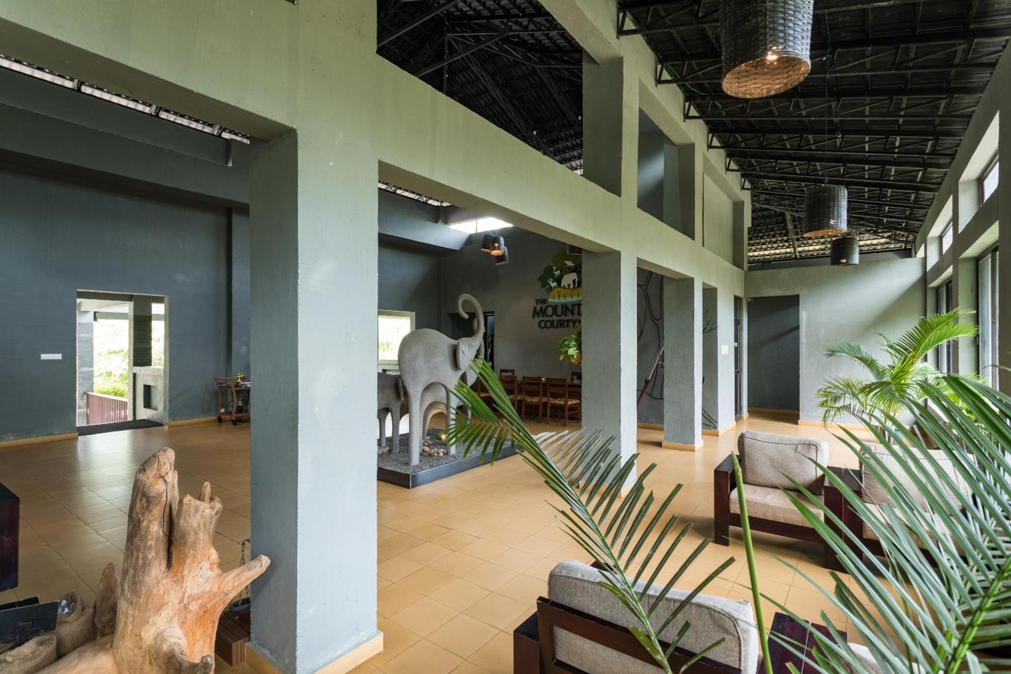 The Mountain Courtyard Thekkady Exterior foto