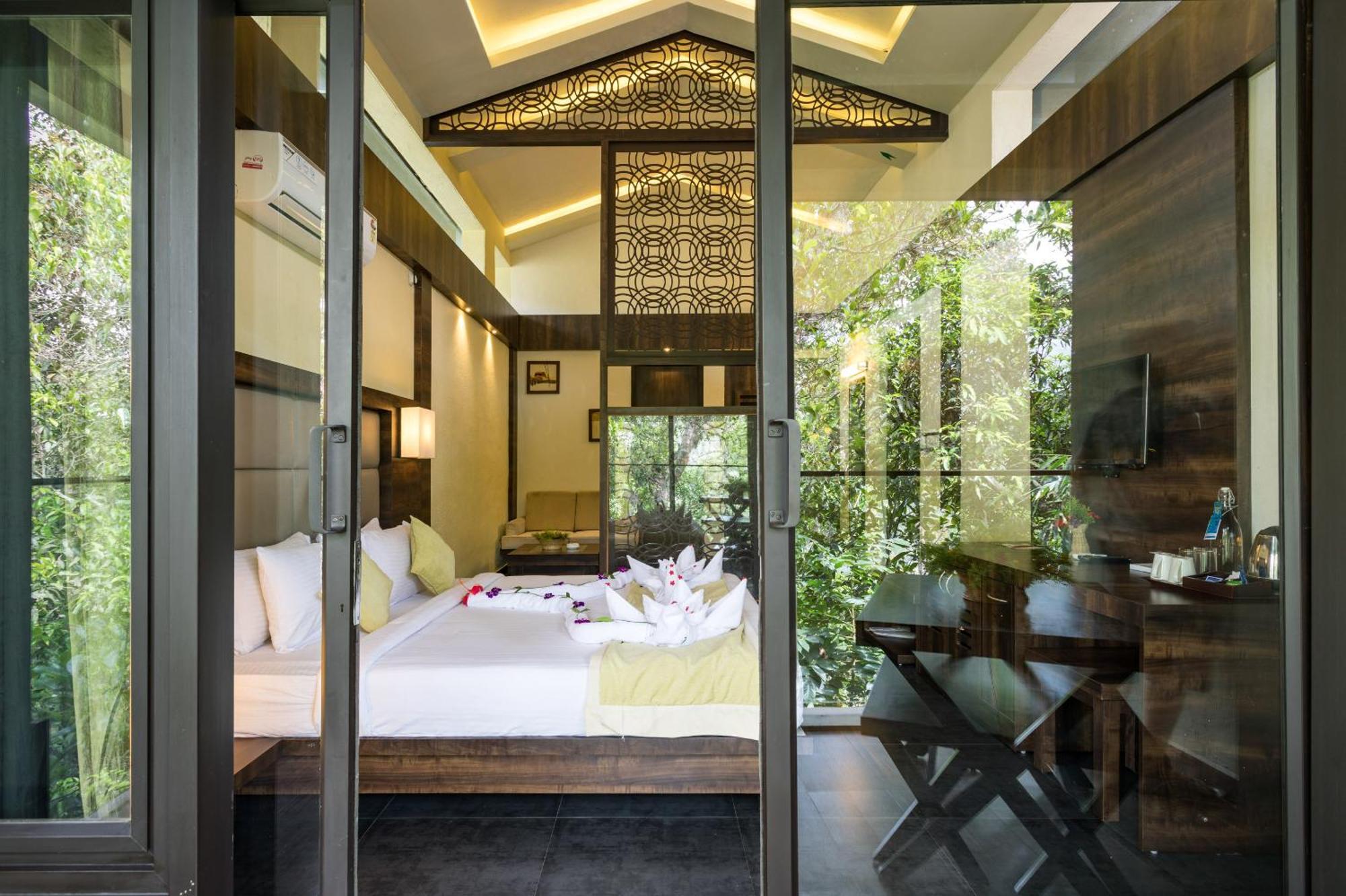 The Mountain Courtyard Thekkady Exterior foto