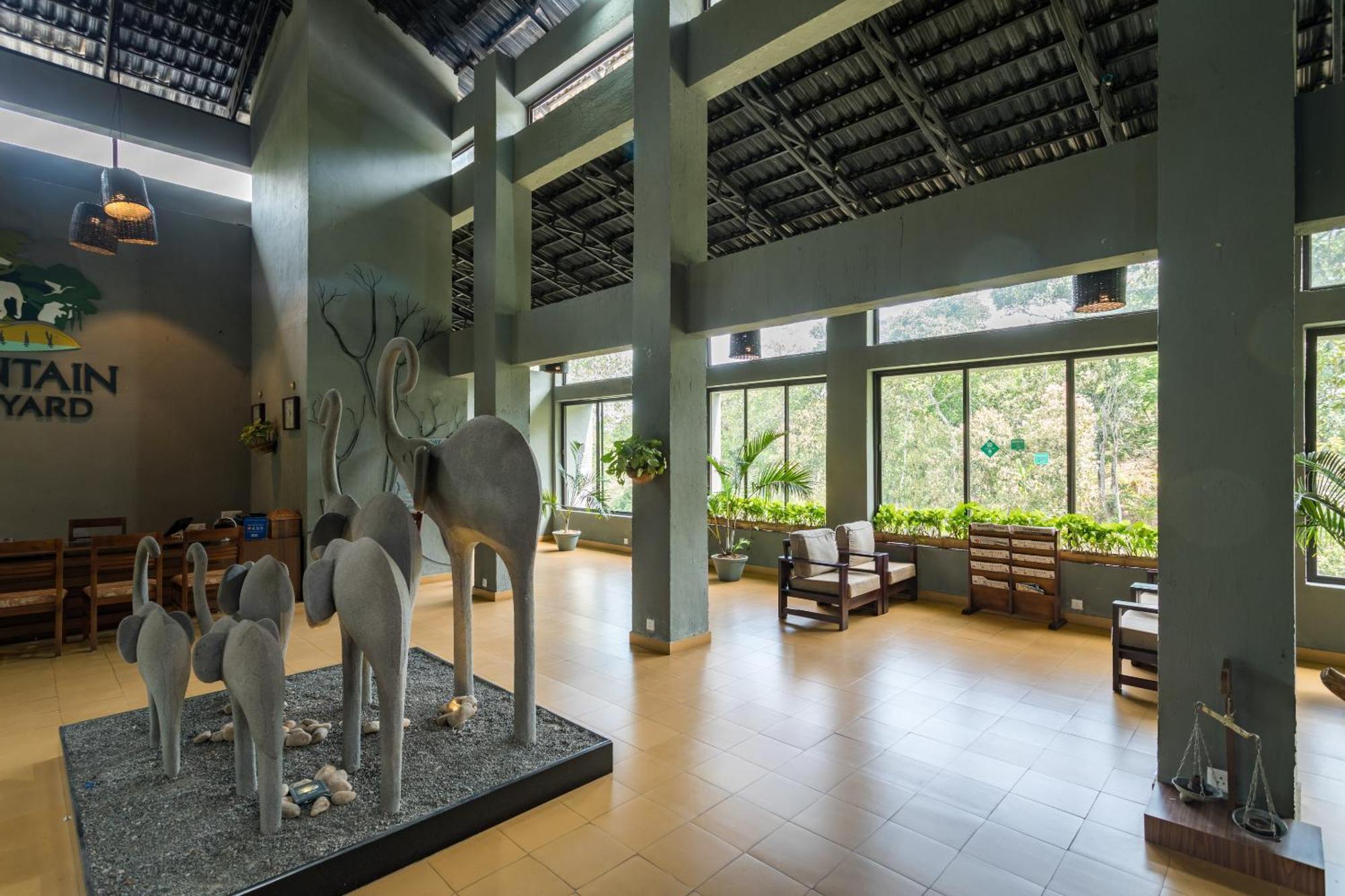 The Mountain Courtyard Thekkady Exterior foto