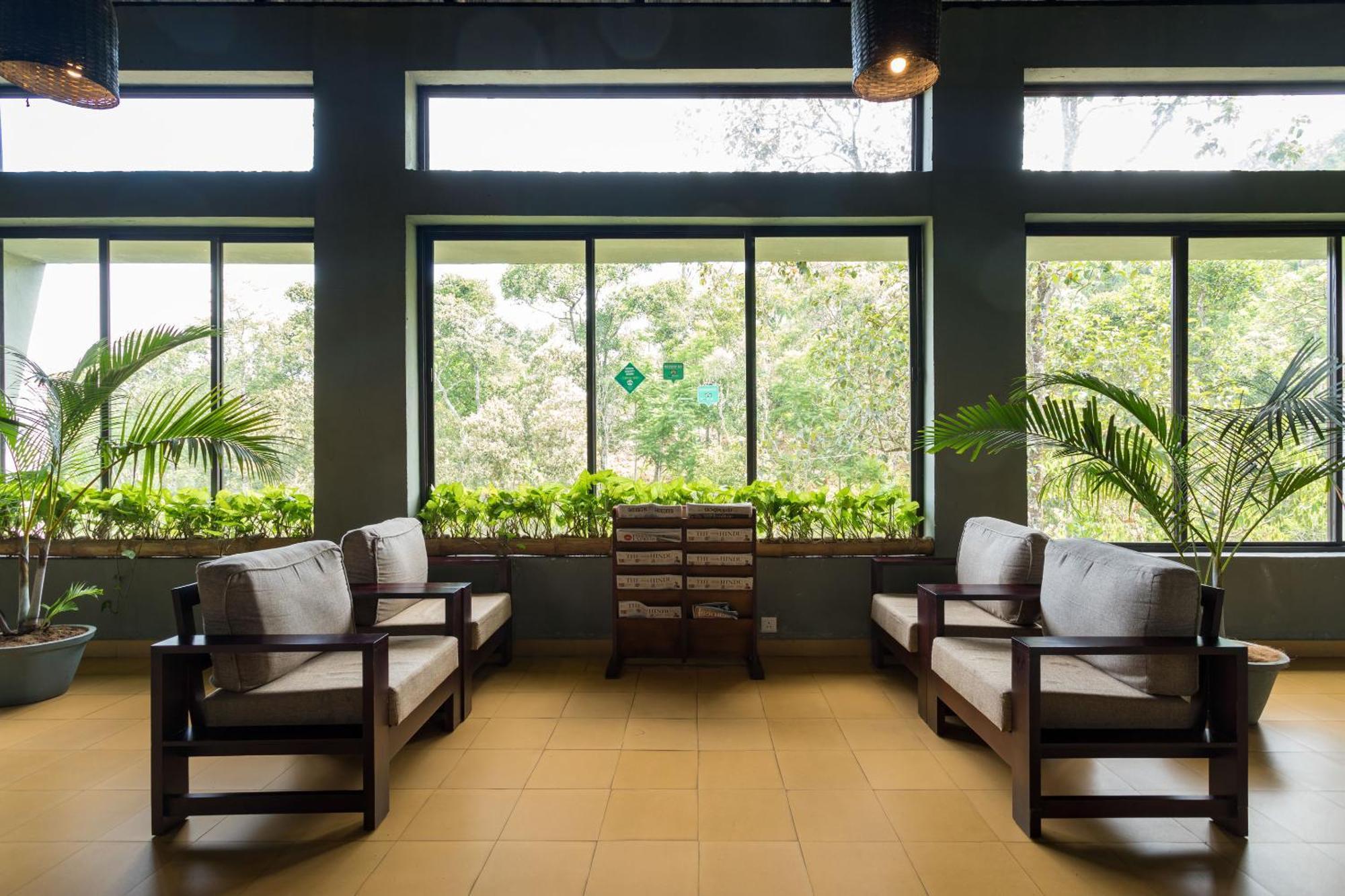 The Mountain Courtyard Thekkady Exterior foto