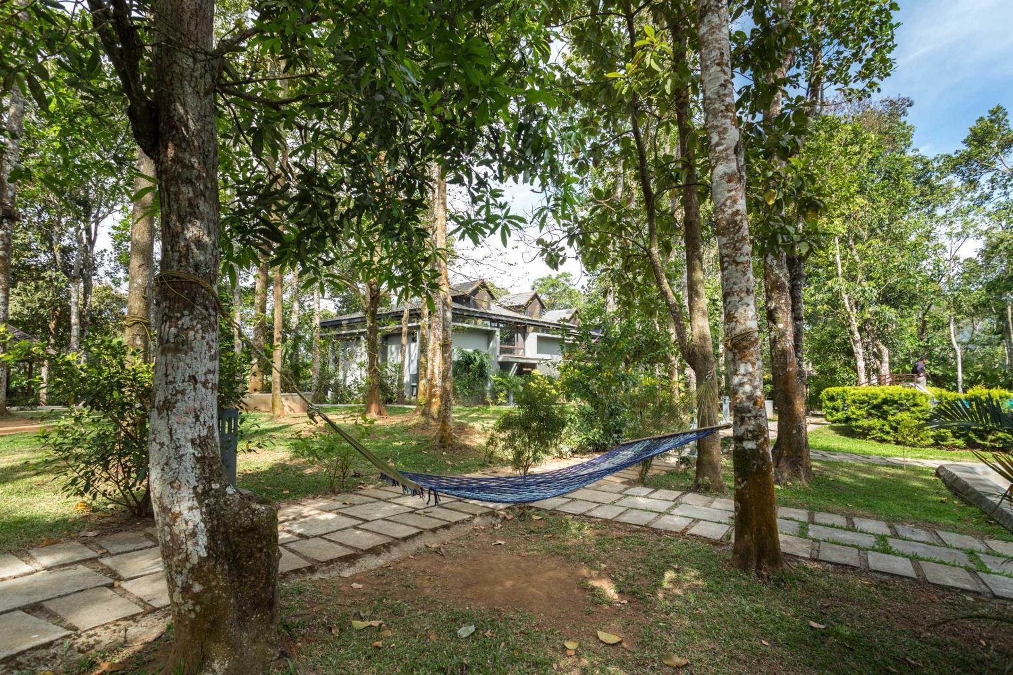 The Mountain Courtyard Thekkady Exterior foto
