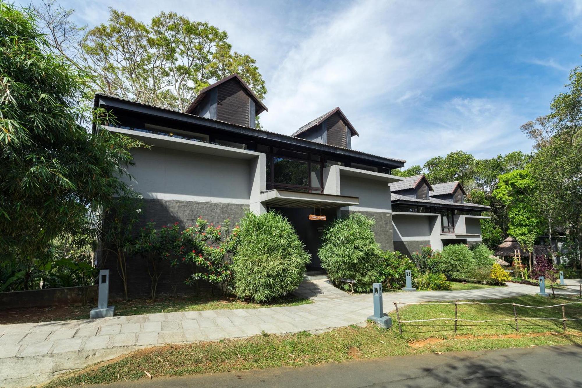 The Mountain Courtyard Thekkady Exterior foto