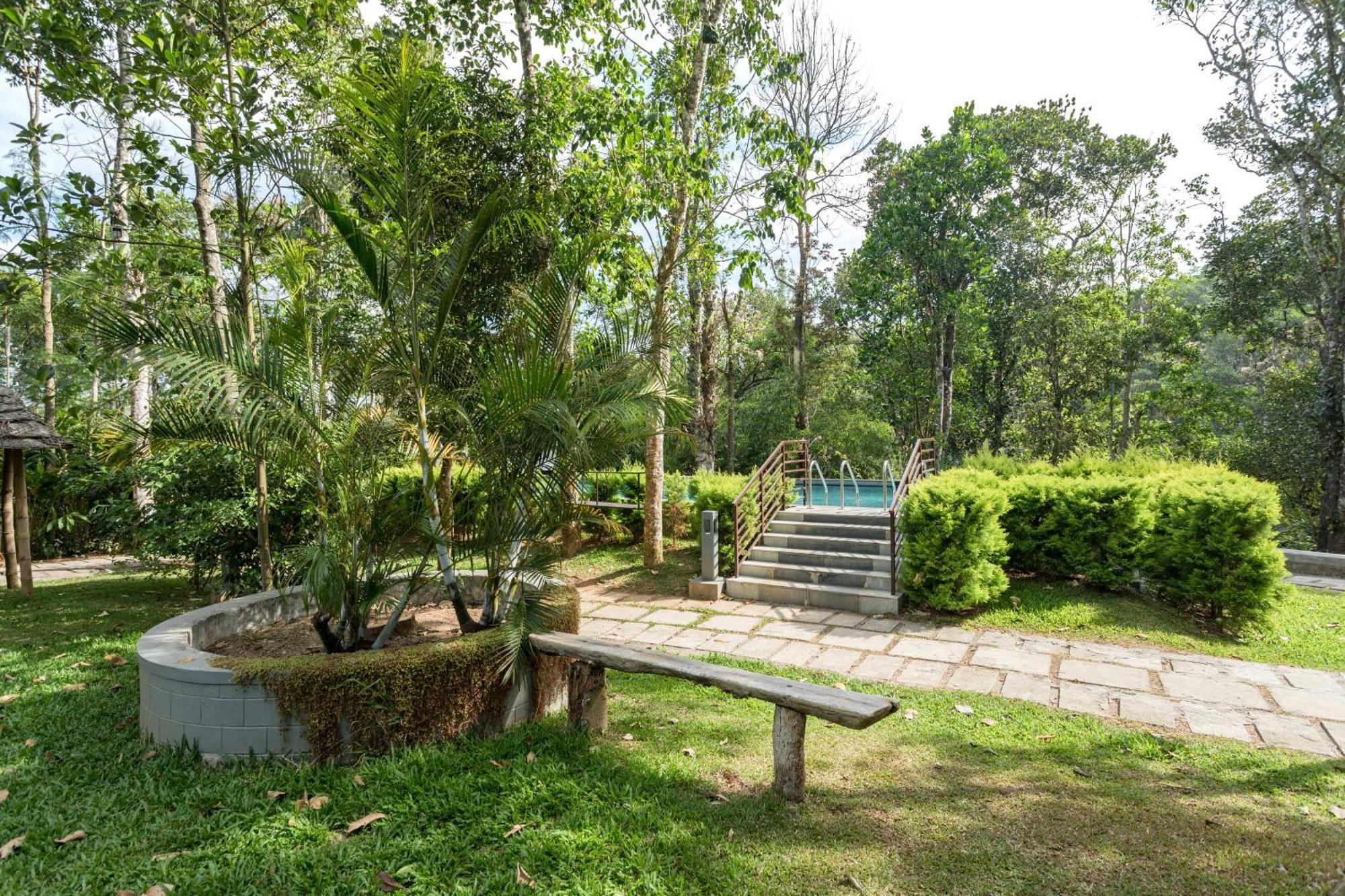 The Mountain Courtyard Thekkady Exterior foto