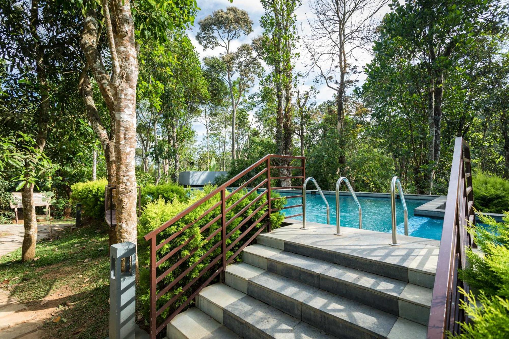 The Mountain Courtyard Thekkady Exterior foto