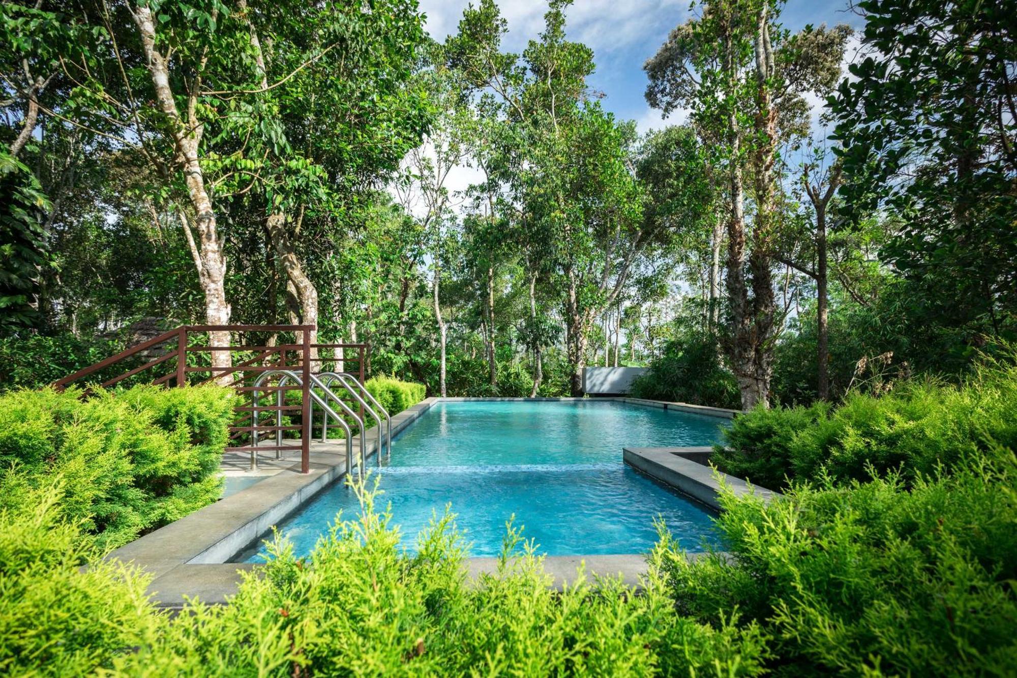 The Mountain Courtyard Thekkady Exterior foto